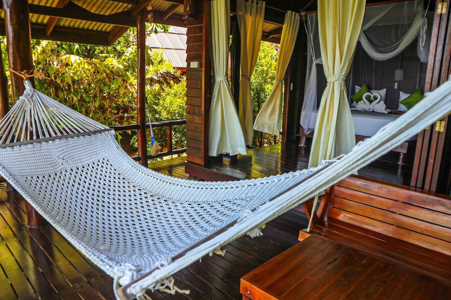 Hillhouse - Koh Yao Noi Bed and Breakfast Eksteriør billede
