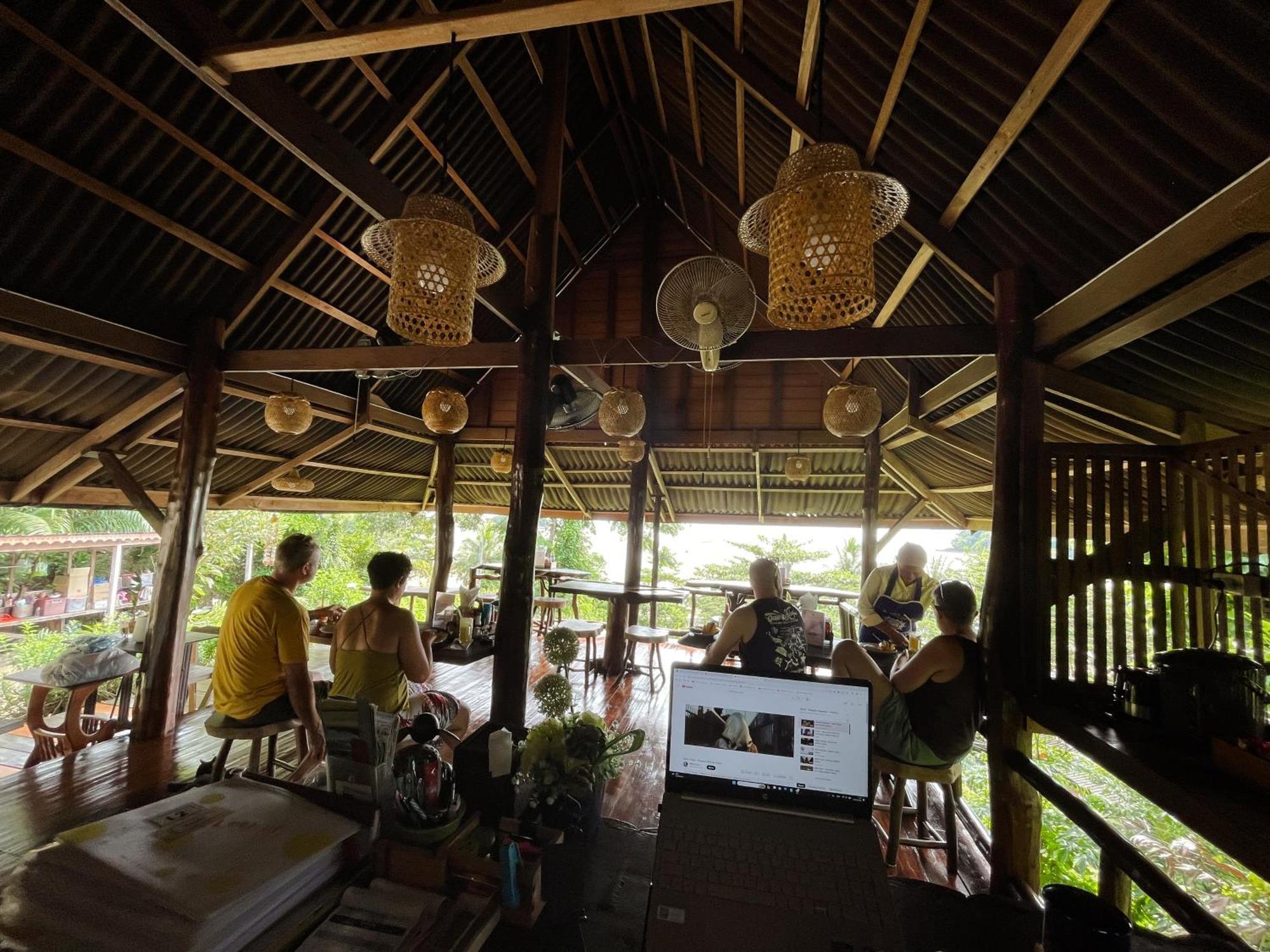 Hillhouse - Koh Yao Noi Bed and Breakfast Eksteriør billede
